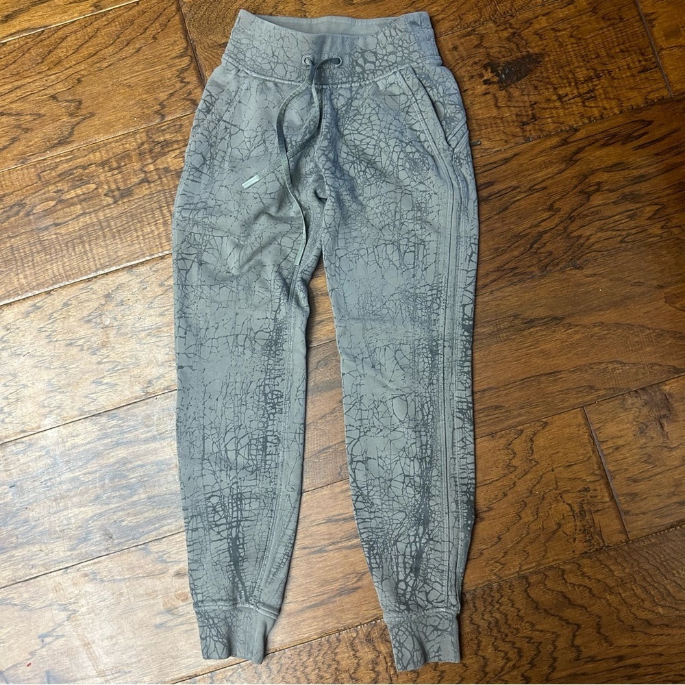 Lululemon Warm Down 7/8 Jogger